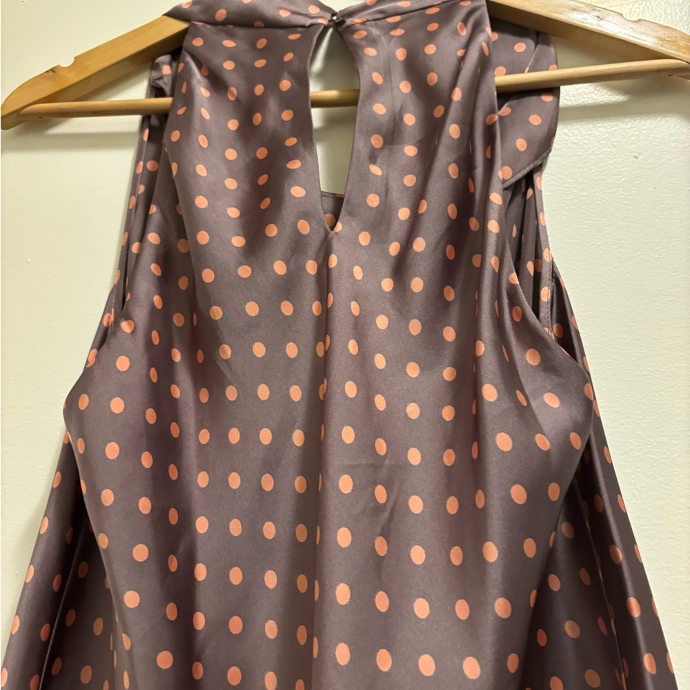 Violet & Claire Size M Brown/Orange Poker Dot Sleeveless Draped Neckline Blouse - Picture 13 of 15